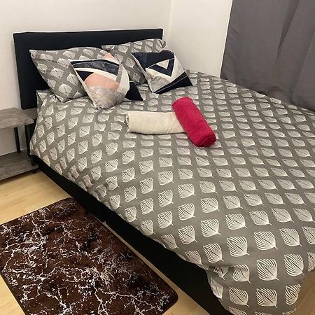 2 Bedroom Flat Camberwell Grove London Bagian luar foto